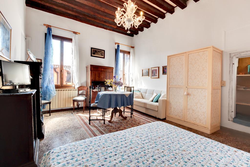 Ca' Badoer West Studio Венеция Экстерьер фото